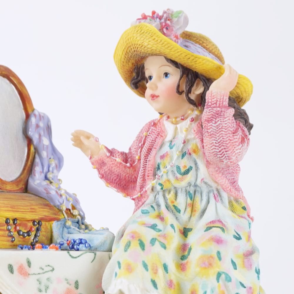 Crisalis Collection ★★ Mondays Child (1-1195)